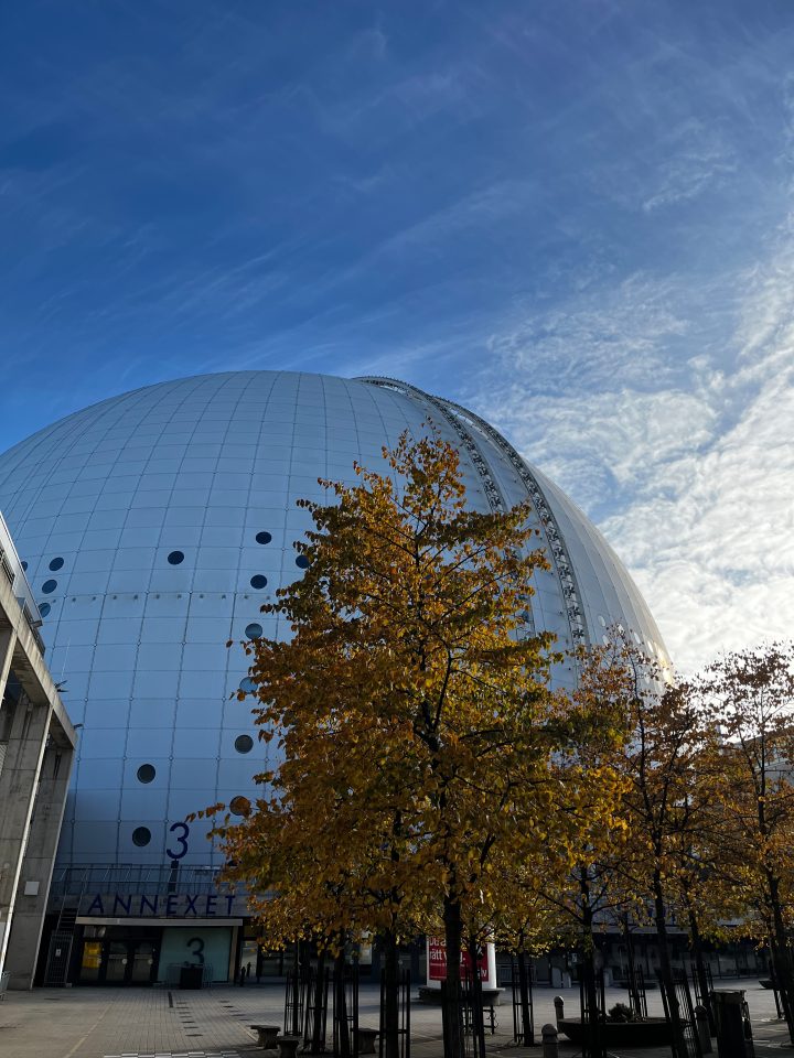 Avicii Arena a Stoccolma, la cupola sferica più grande del mondo dedicata al DJ Avicii, luogo di concerti ed eventi.